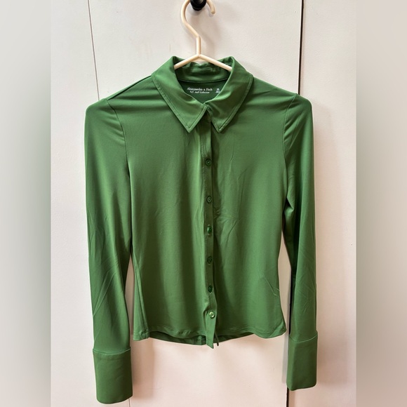 NWT Abercrombie Long Sleeve Button Up shirt - Picture 2 of 4